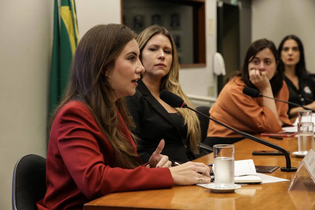 Janaína Albuquerque: a advogada defensora de mulheres vítimas de violência no exterior