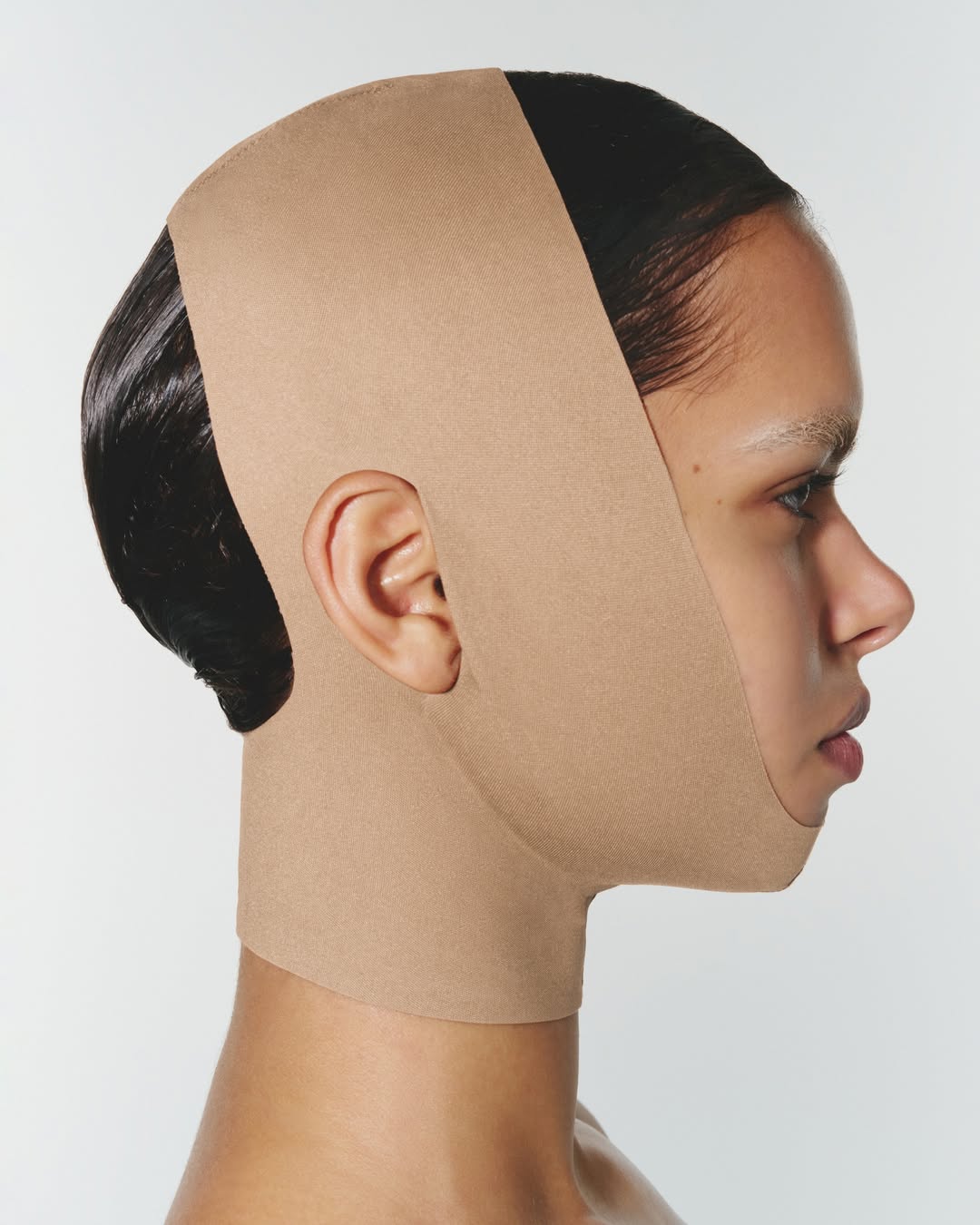 Imagem do modelador facial da Kim Kardashian.