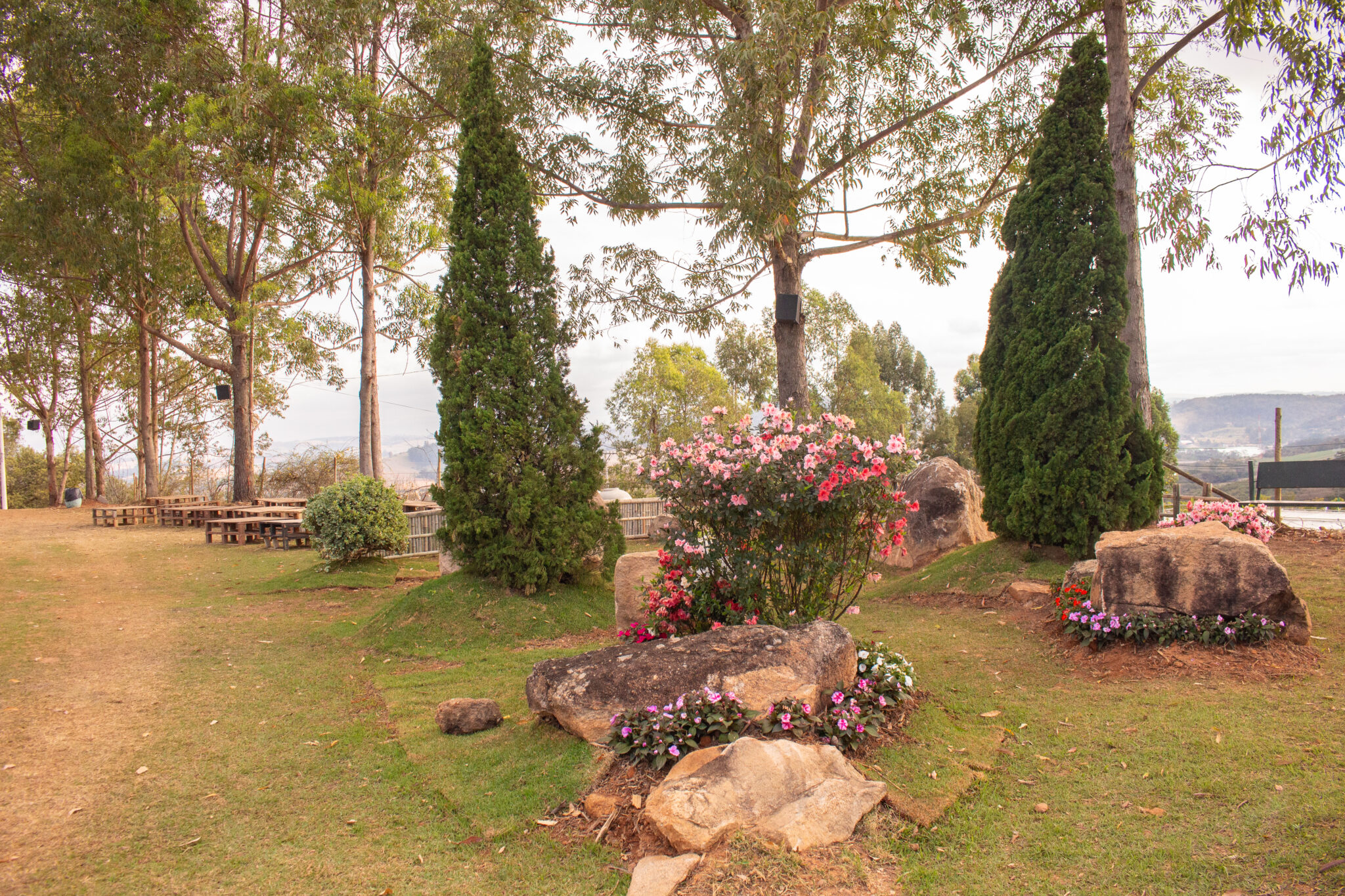 Imagem de jardim durante a primavera em Atibaia