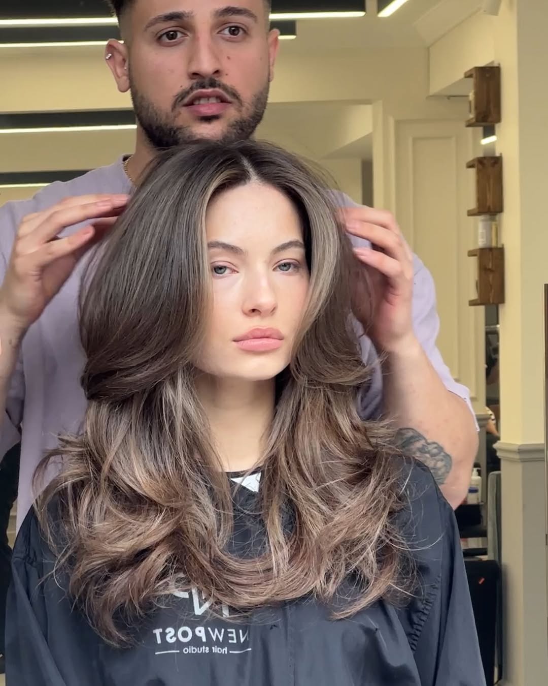 Cabelo castanho bege tendência moderna