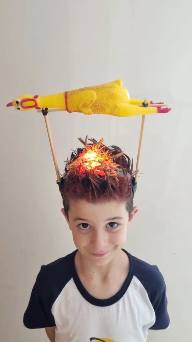 Cabelo maluco com frango assado e luz simulando forno