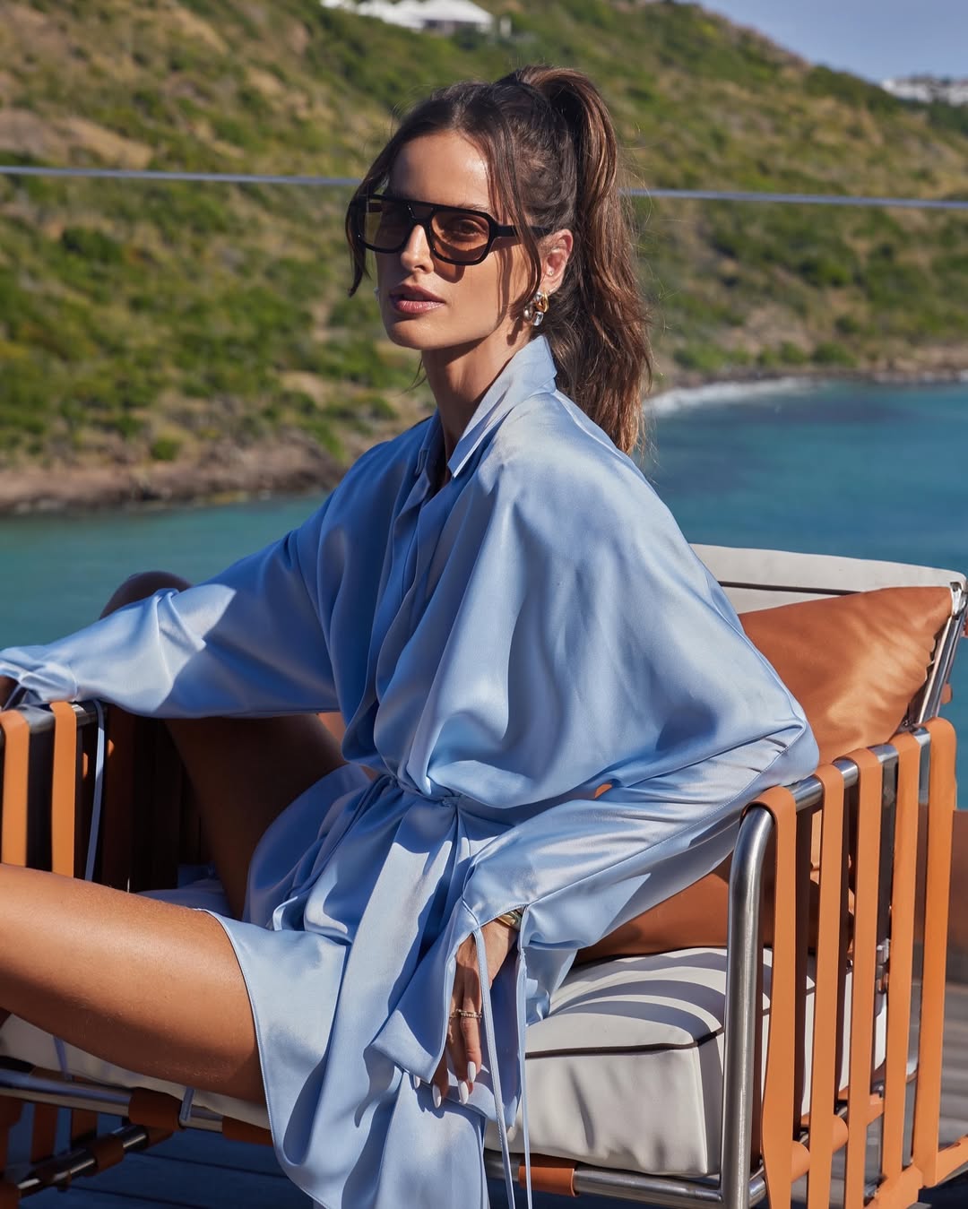 Imagem mostra rabo de cavalo de Izabel Goulart.