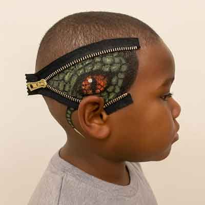Penteado com zíper cria efeito de dragão para o Halloween