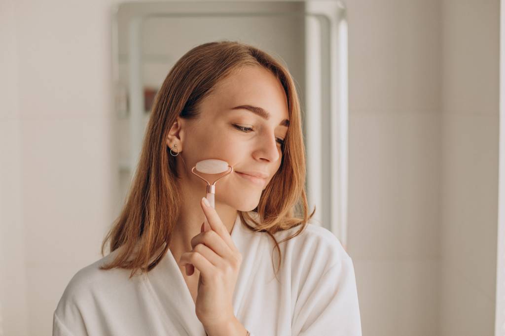 9 erros de skincare que estão sabotando sua pele (e como corrigir hoje)