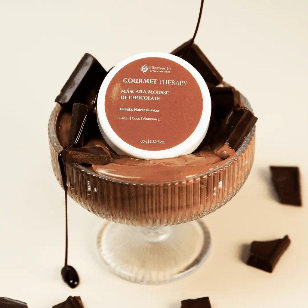A máscara Ellementti “Mousse de Chocolate” é um tratamento facial da linha Gourmet Therapy