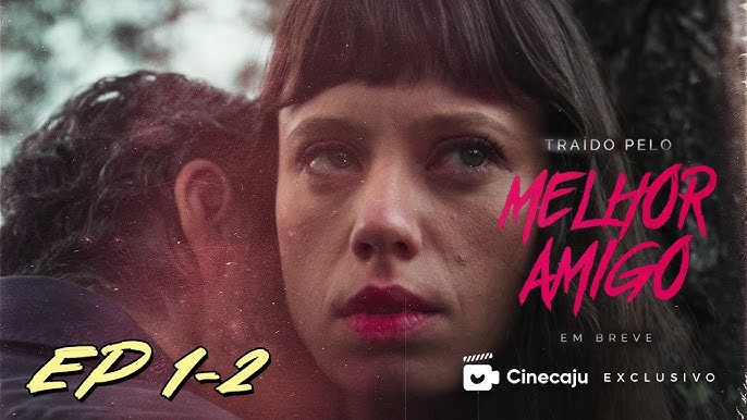 Imagem de mulher vista de frente um homem a abraçando na capa da novela vertical