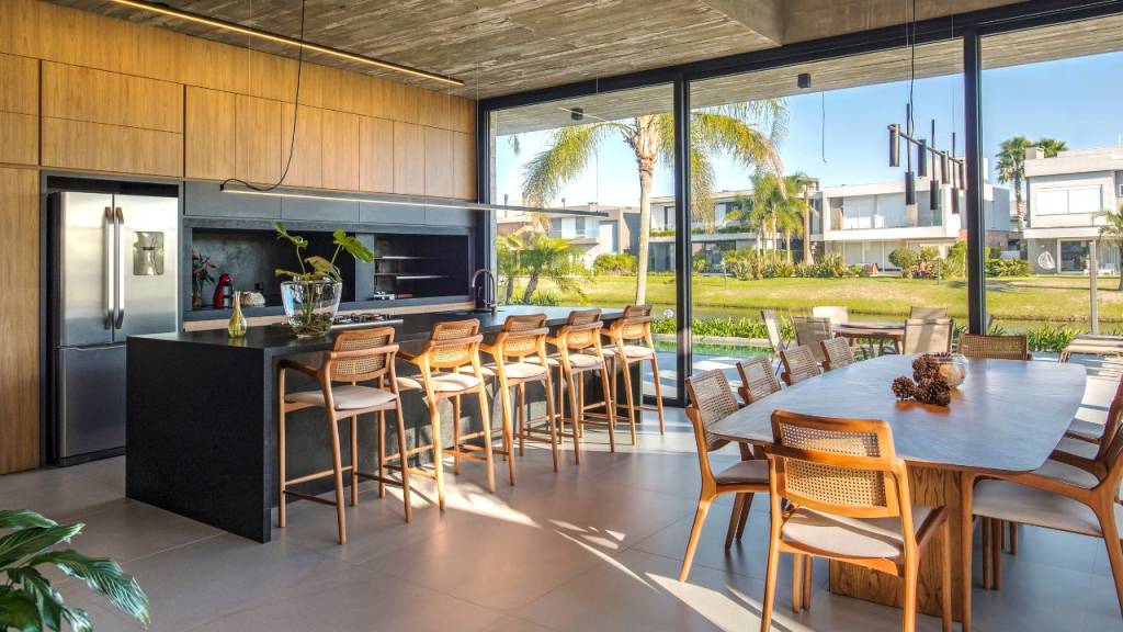 14 áreas gourmet inspiradoras para reunir amigos e celebrar