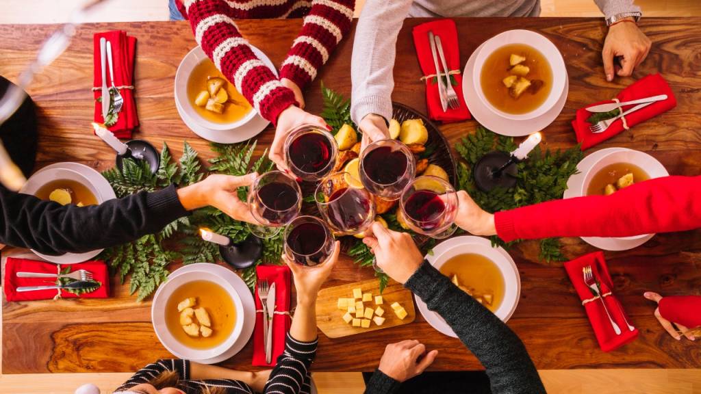 Como fazer uma ceia de Natal simples e barata: guia + receitas práticas