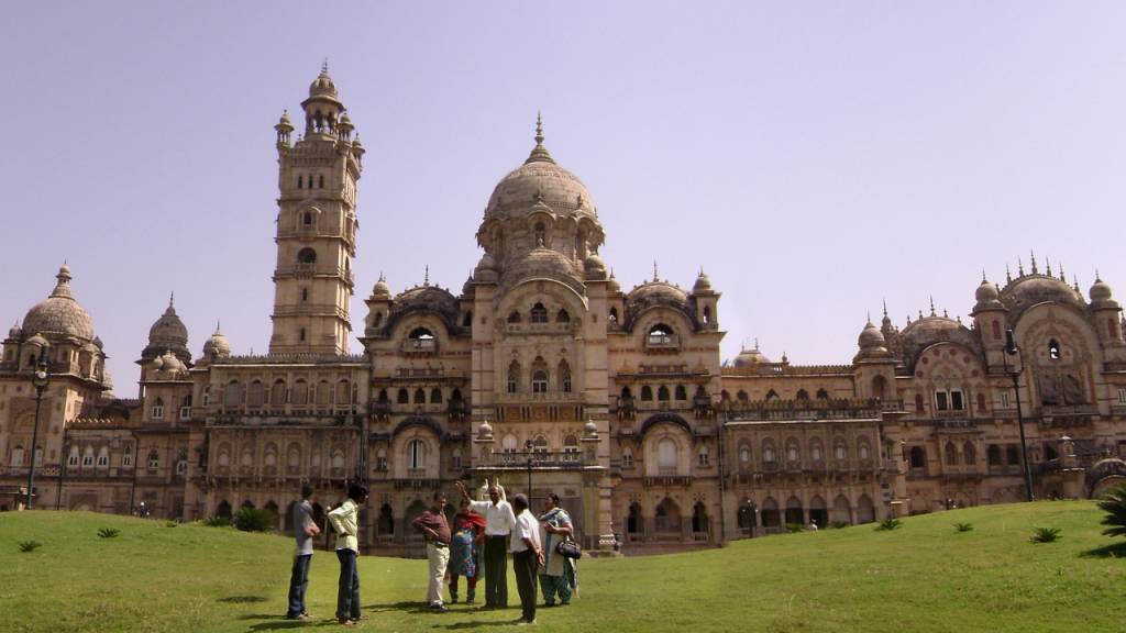 Maior casa do mundo: mansão bilionária tem apenas quatro moradores; veja fotos