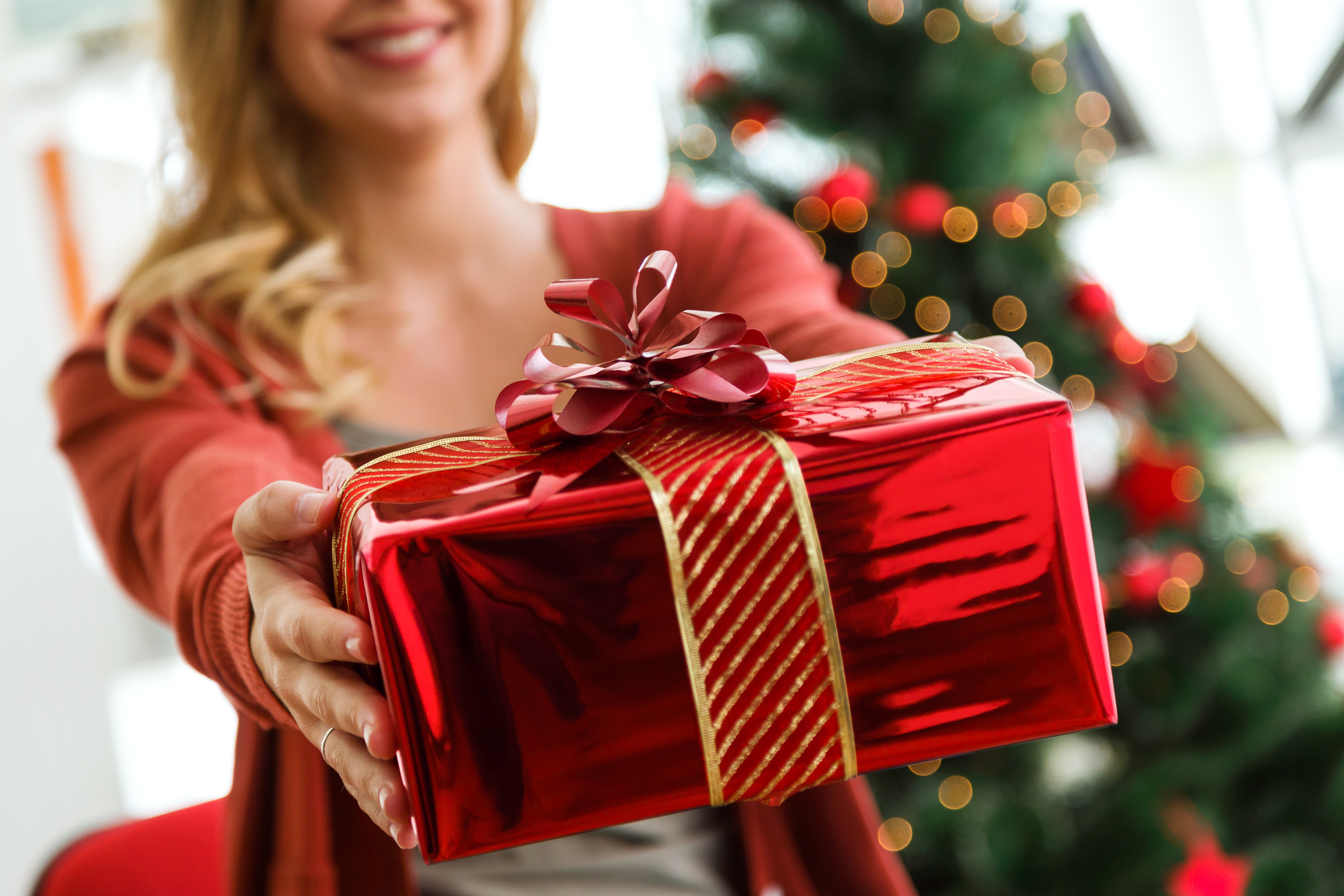 5 passos para criar embalagens de presente de Natal impressionantes