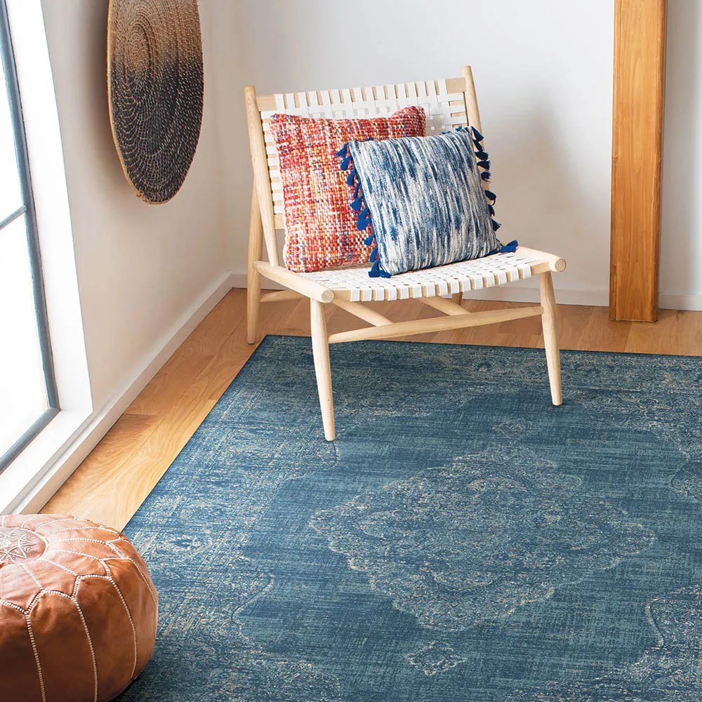 Tapete belga azul claro em sala de estar