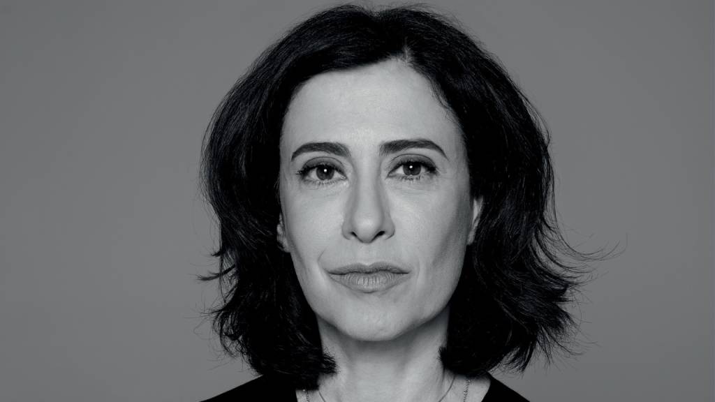 Totalmente premiada: Fernanda Torres é Destaque do Ano no Prêmio CLAUDIA 2025!