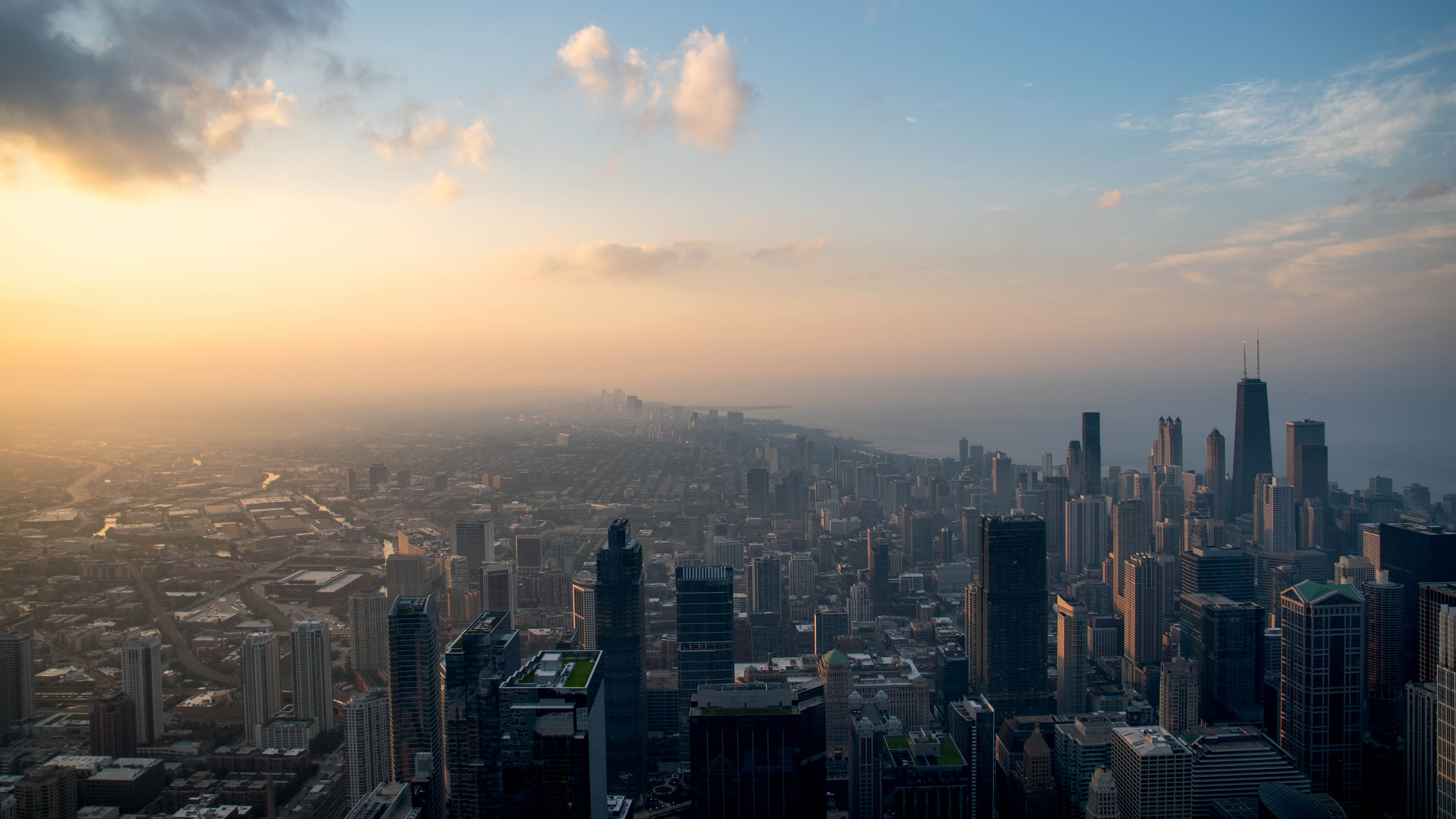 Imagem aérea de Chicago mostrando os principais arranha-céus e projetos arquitetônicos da cidade