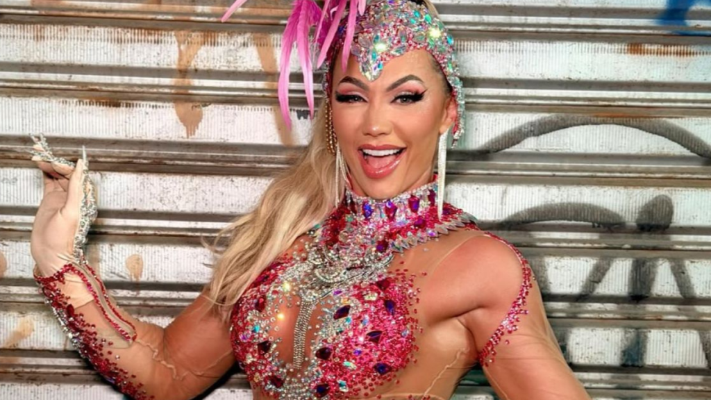 Vivi Winkler aposta em biquíni de fita finíssimo para o Carnaval