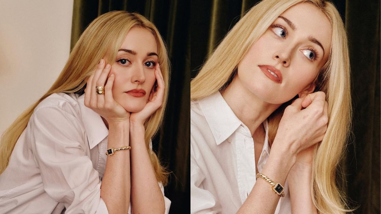 Mulehr loira posando para fotos de camisa branca