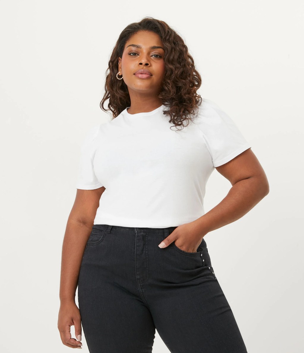 Camiseta branca plus size