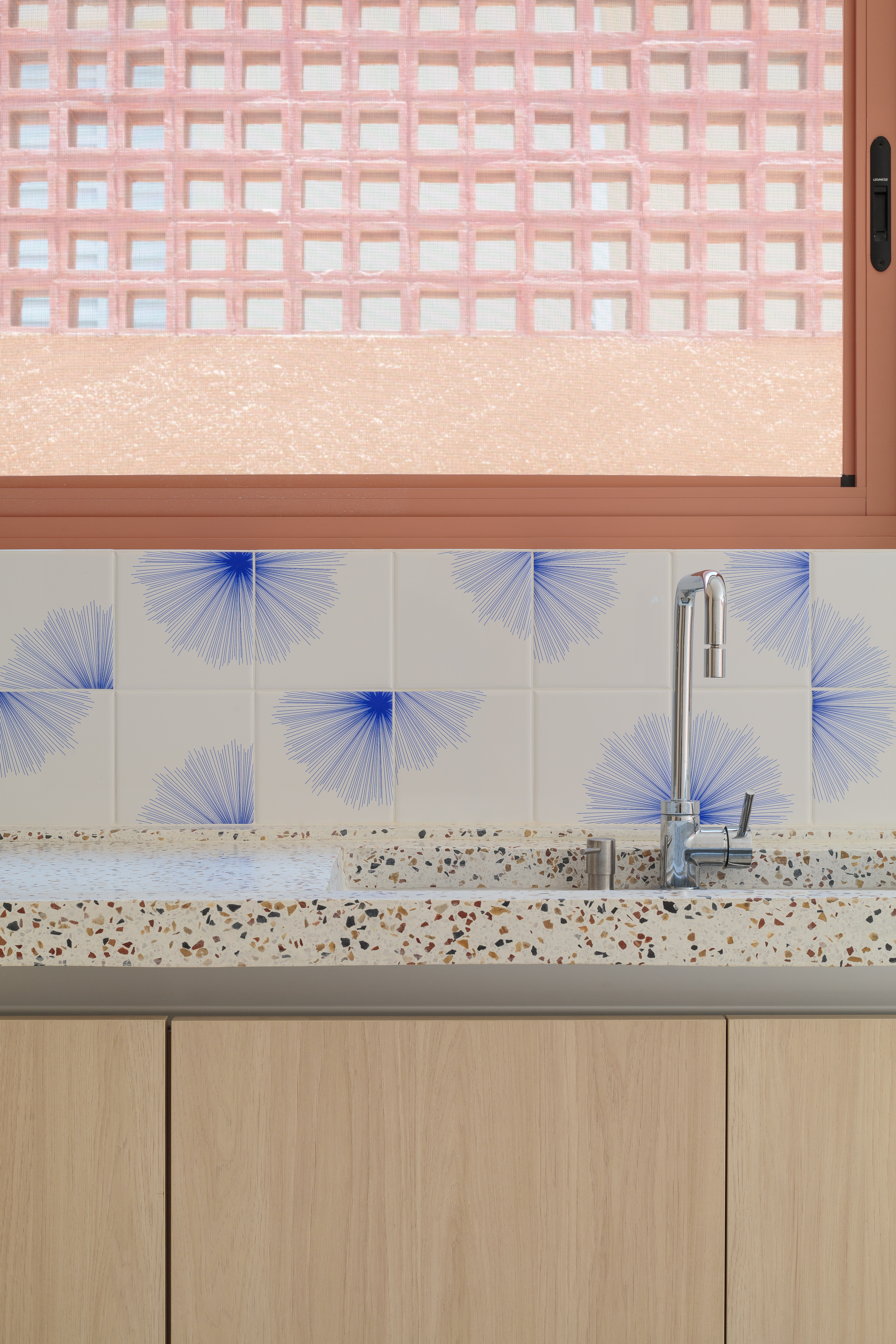 Como decorar com azulejos artesanais