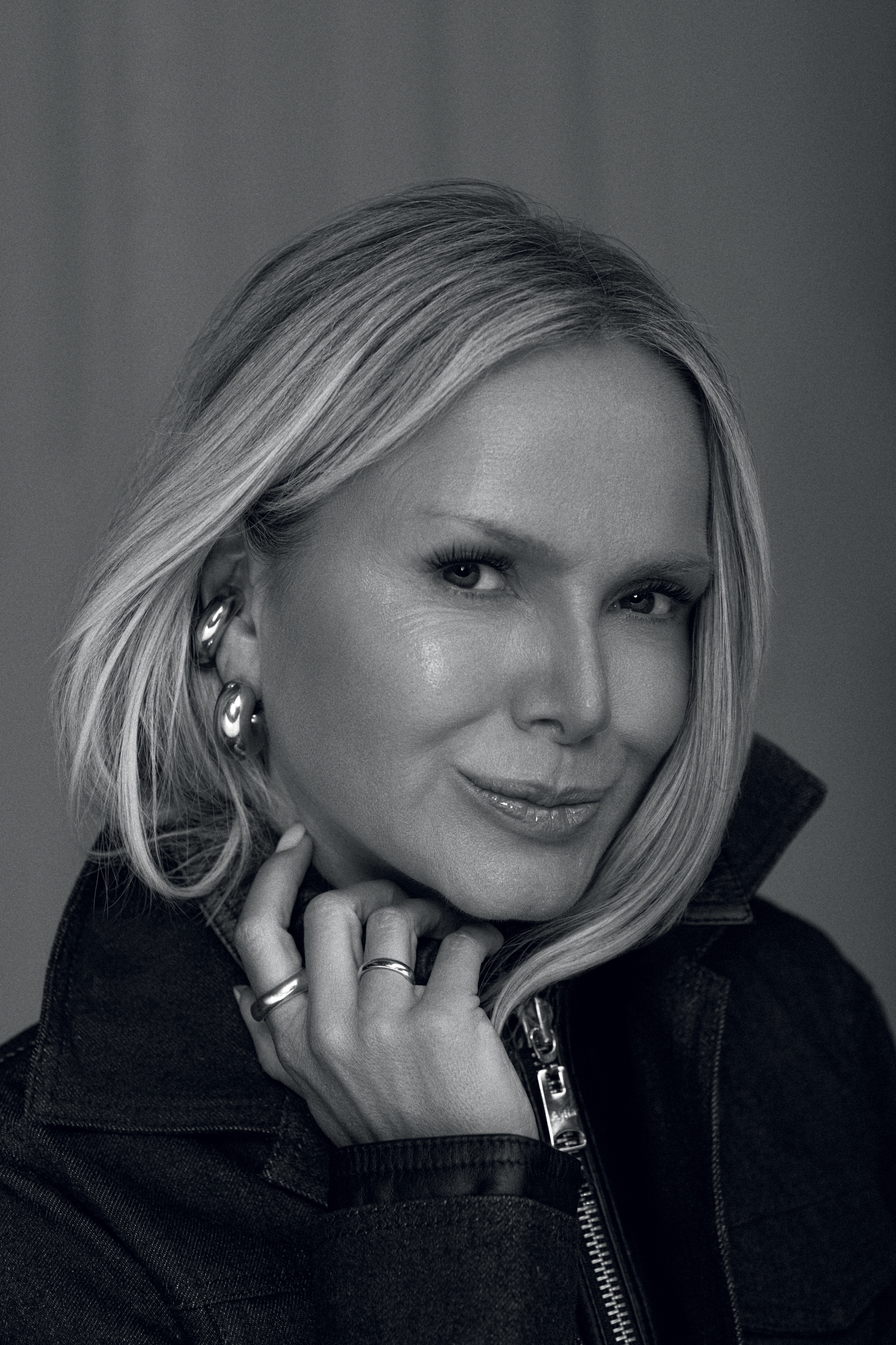 Eliana inicia nova fase com o programa "Em Família com Eliana" aos domingos, prometendo um formato inédito