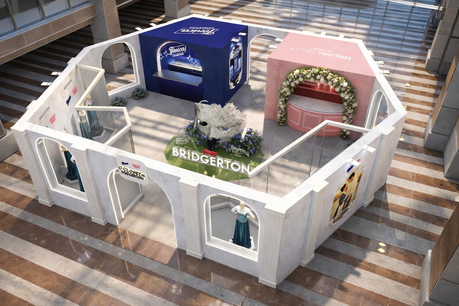 Espaço cenográfico da exposição “O Closet de Bridgerton”, com vitrines de figurinos, máscaras e ambientação inspirada na estética da série em um shopping de São Paulo.