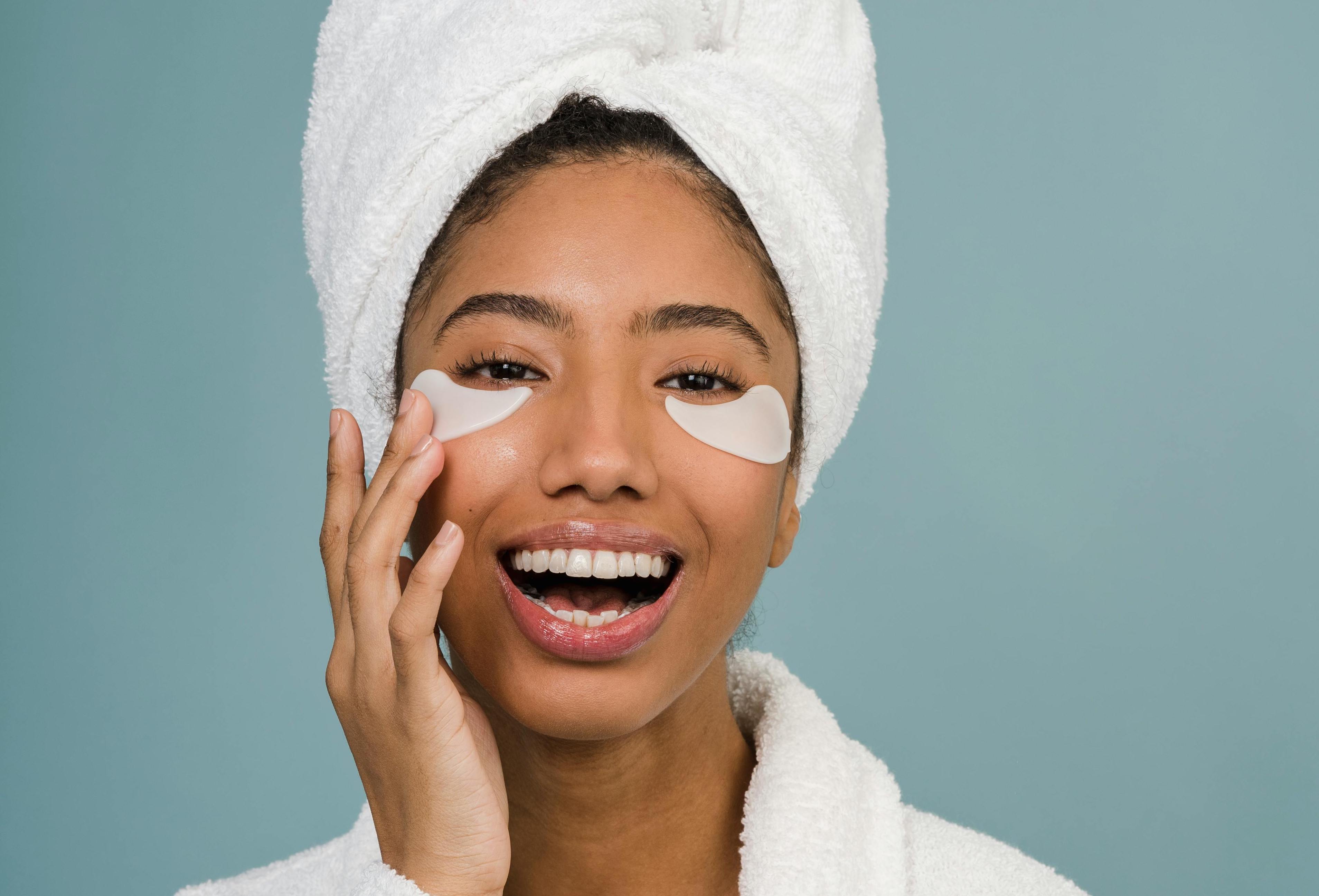 De protetores solares a séruns antissinais e fragrâncias que celebram o amor-próprio, as marcas apostam em tecnologia e bem-estar.