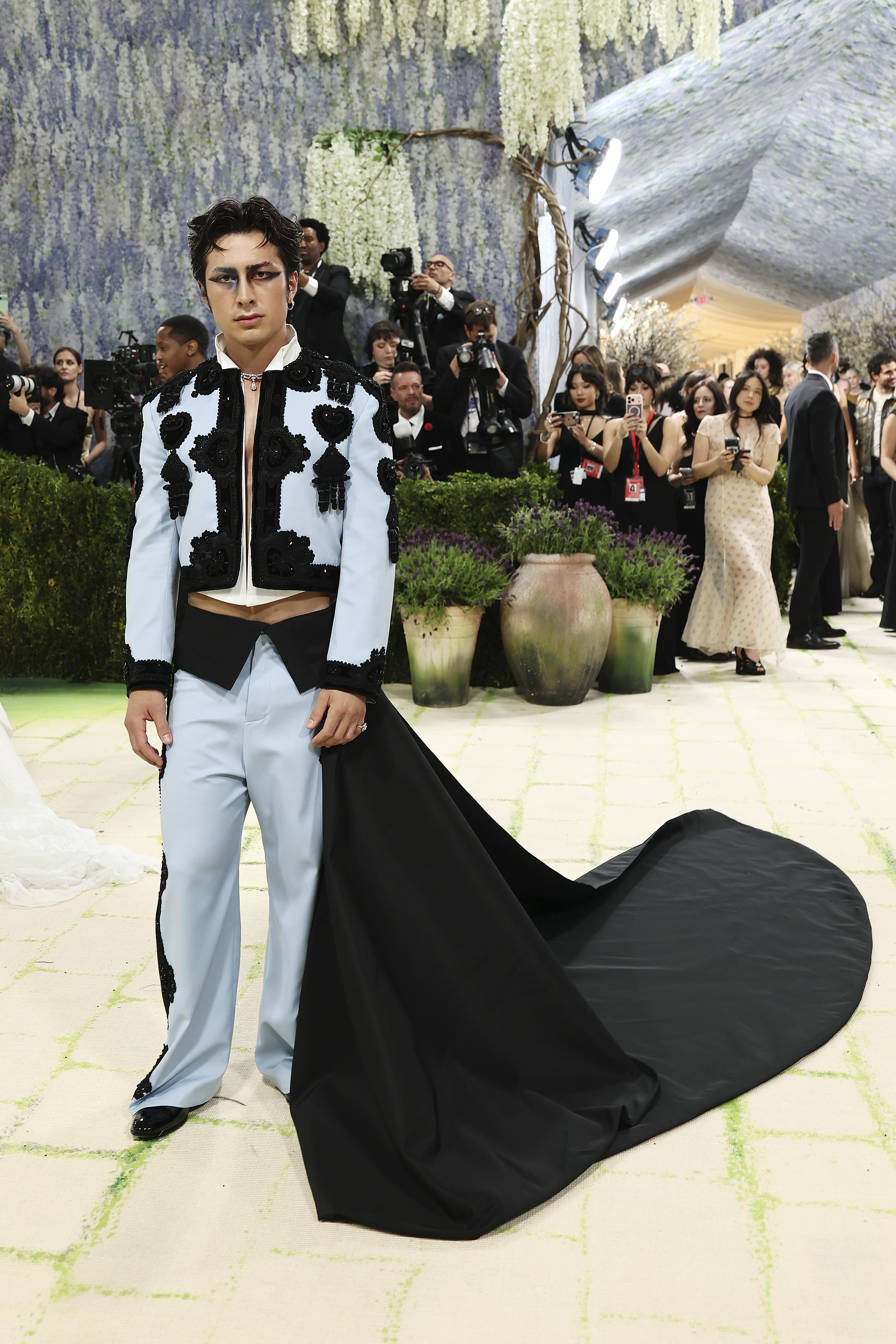 Hudson Williams no Met Gala 2026