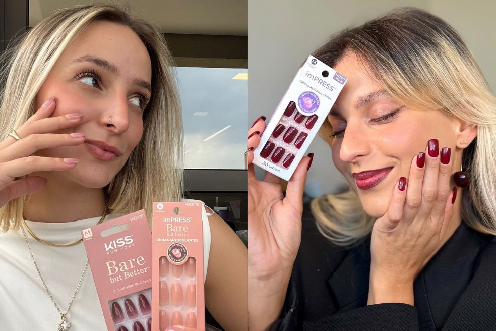 Colagem com duas fotos. Nelas, duas mulheres loiras aparecem segurando cartelas com unhas postiças autocolantes. As unhas delas estão com as unhas postiças da mesma cor da embalagem