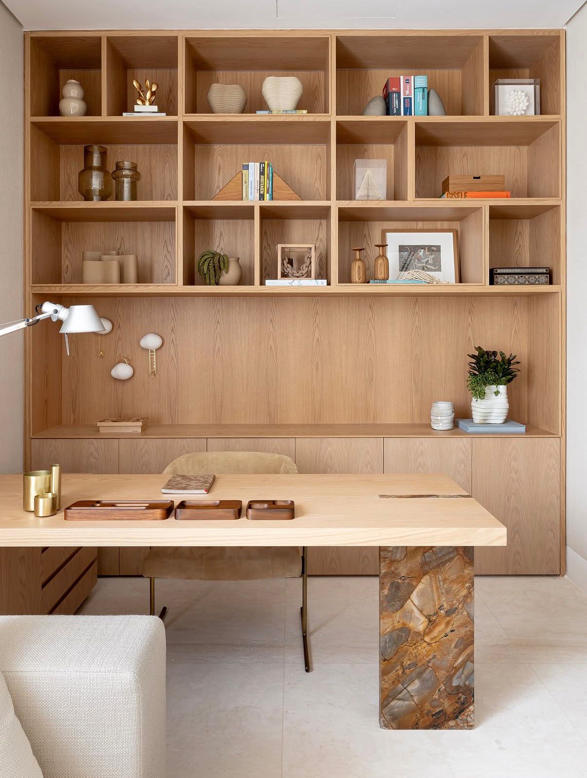 Como garantir um espa&ccedil;o calmo para o home office, segundo o Feng shui