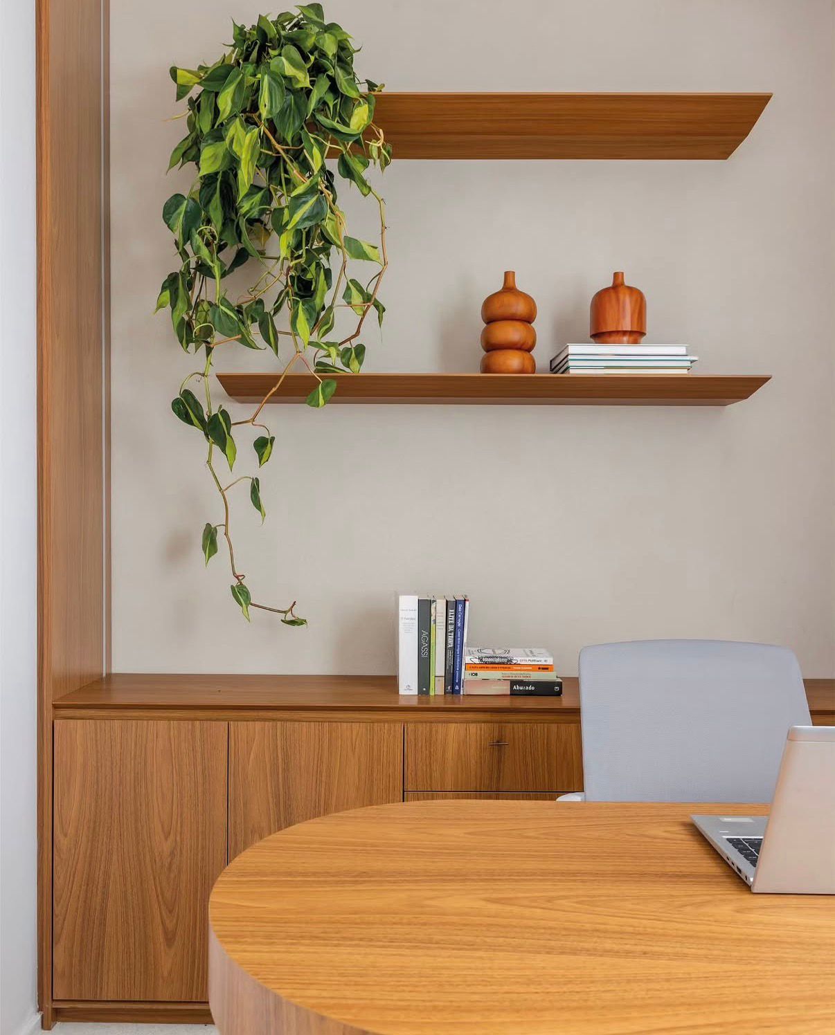 Como garantir um espa&ccedil;o calmo para o home office, segundo o Feng shui