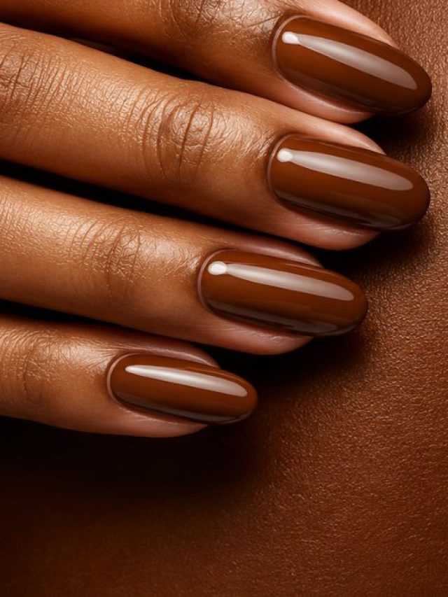 cropped-Unhas-marrom-cafe-Marta-Francisco-Unsplash.jpg