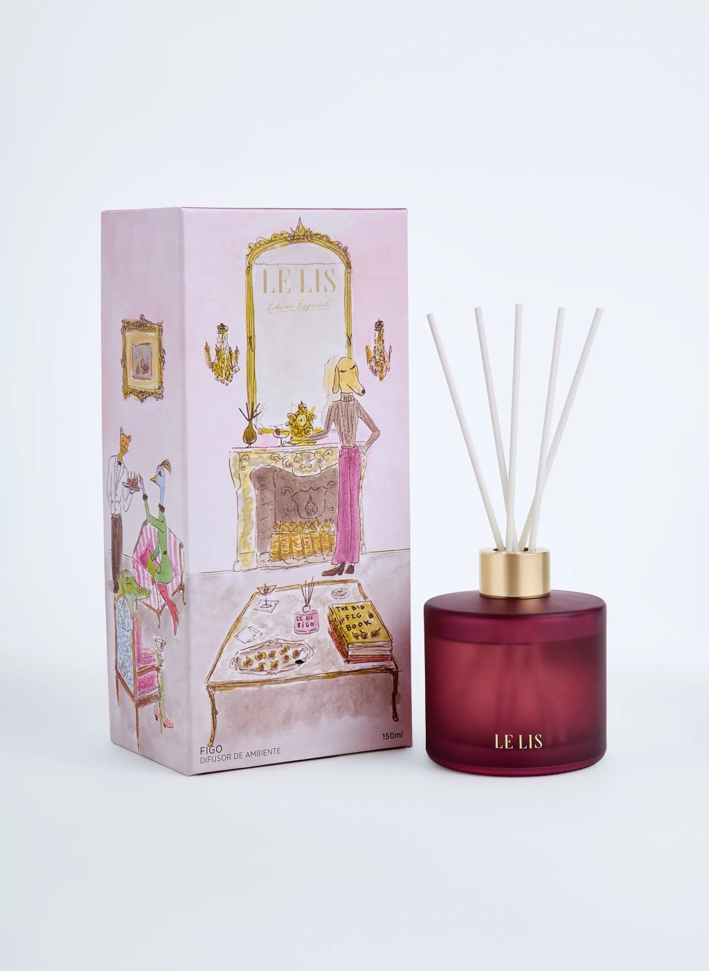 Caixa rosa claro com ilustra&ccedil;&atilde;o de c&atilde;es antropom&oacute;rficos em sala luxuosa e difusor de ambiente Le Lis Figo, frasco vinho fosco com varetas brancas