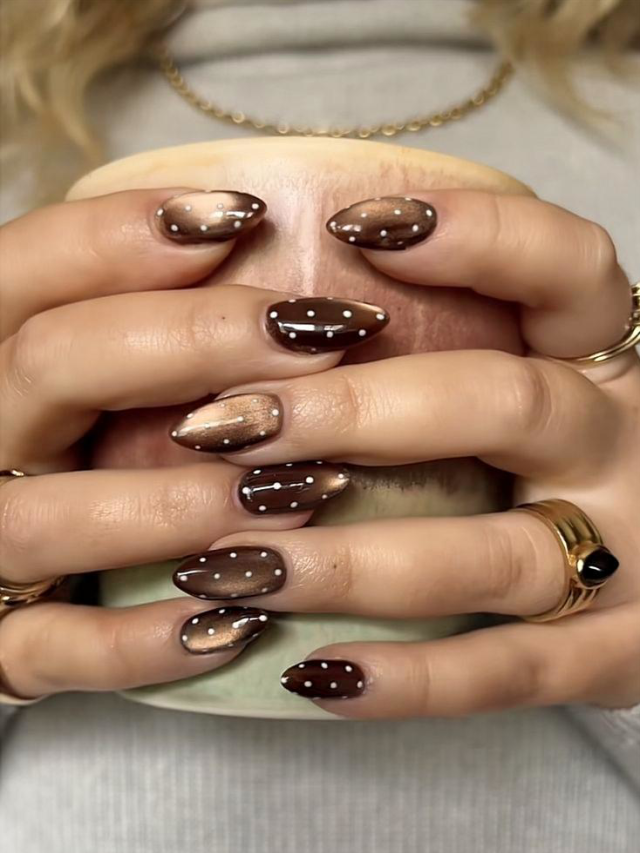 Capa de: O clássico mudou: 10 unhas com bolinhas super chiques que vão bombar na primavera