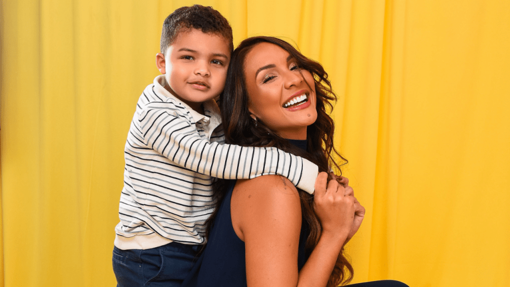 “O diagnóstico não muda quem ele é”, diz Maxiane sobre o filho autista