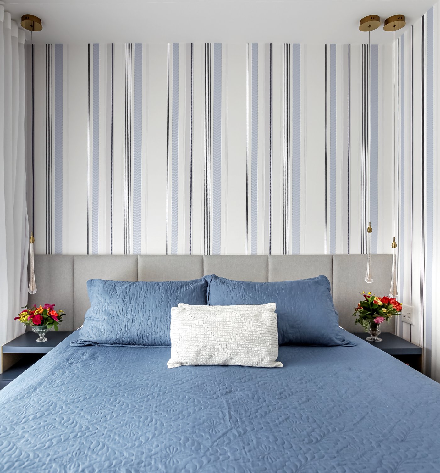 Da cama &agrave; parede: inspira&ccedil;&otilde;es de quartos com listras que criam composi&ccedil;&otilde;es elegantes
