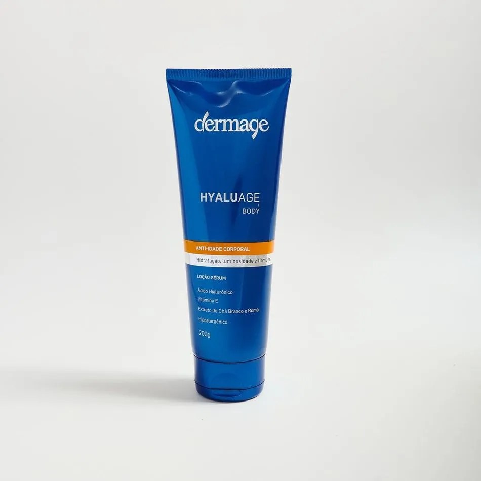 Tubo azul de lo&ccedil;&atilde;o corporal Dermage Hyaluage Body, com r&oacute;tulo laranja e branco detalhando Anti-idade Corporal, Hidrata&ccedil;&atilde;o, luminosidade e firmeza, Lo&ccedil;&atilde;o S&eacute;rum, &Aacute;cido Hialur&ocirc;nico, Vitamina E, Extrato de Ch&aacute; Branco e Rom&atilde;, Hipoalerg&ecirc;nico e 200g, sobre fundo branco