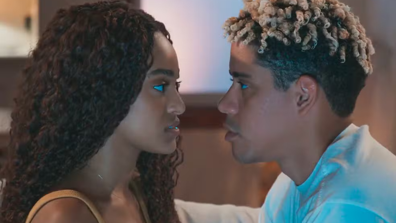 ‘Por Você’ (24/09): Beijo esperado e reviravolta nos bastidores do hospital